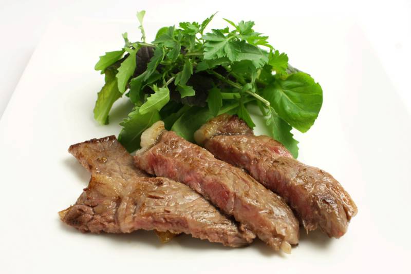 牛サーロインステーキ トリュフオイルがけ 地中海フーズ